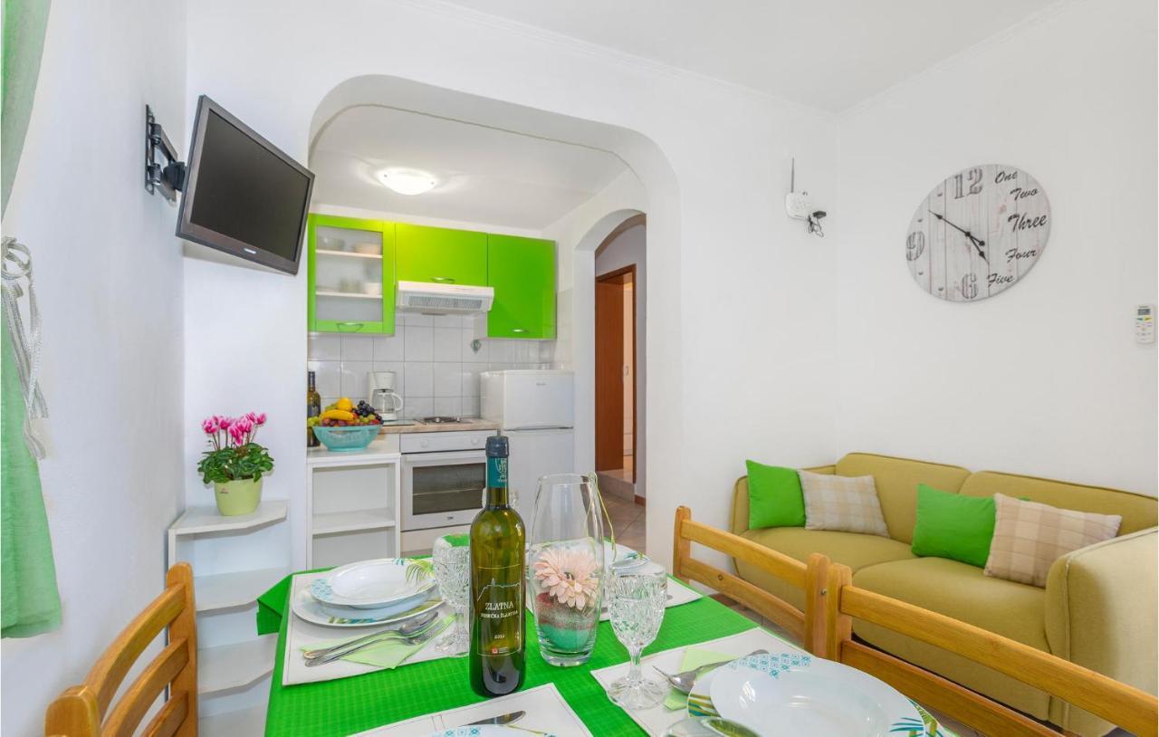 2 Bedroom Cozy Apartment In אומיסאליי מראה חיצוני תמונה