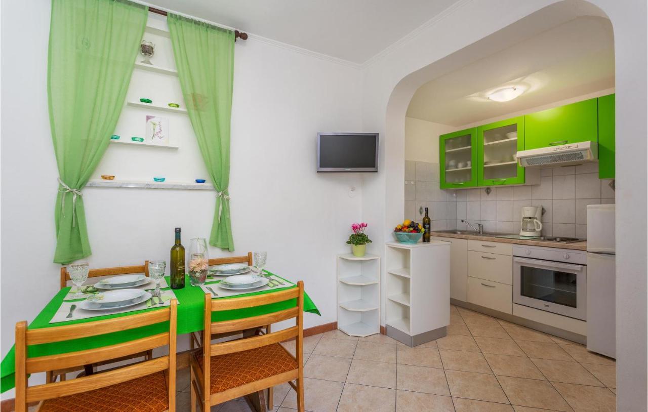 2 Bedroom Cozy Apartment In אומיסאליי מראה חיצוני תמונה